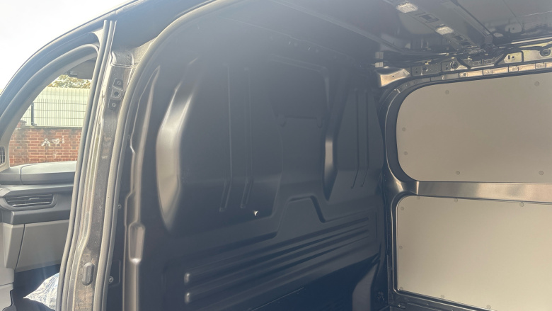 Ford Transit Custom E-320 L1 Rwd 100kW 65kWh H1 Van Limited Auto